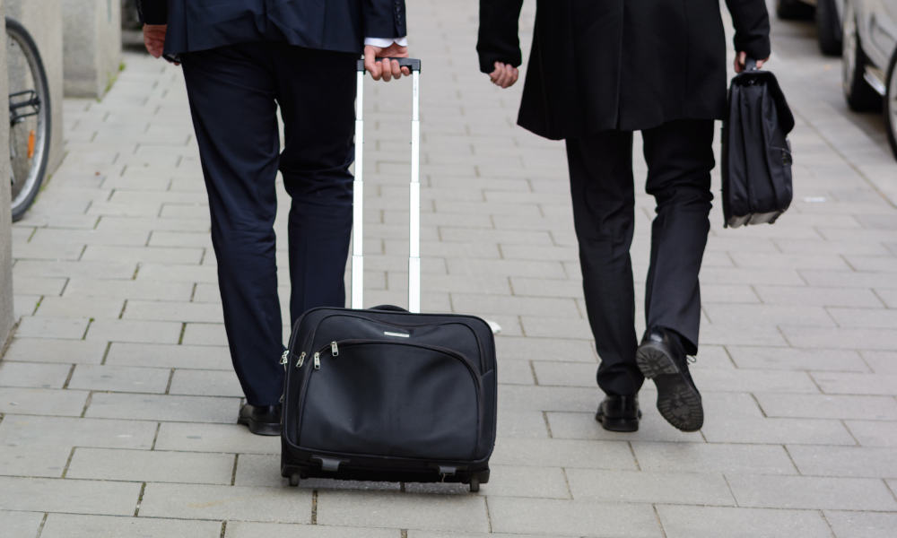 TRAVEL HACK: WRINKLE-FREE WEDDING WEAR ON THE GO